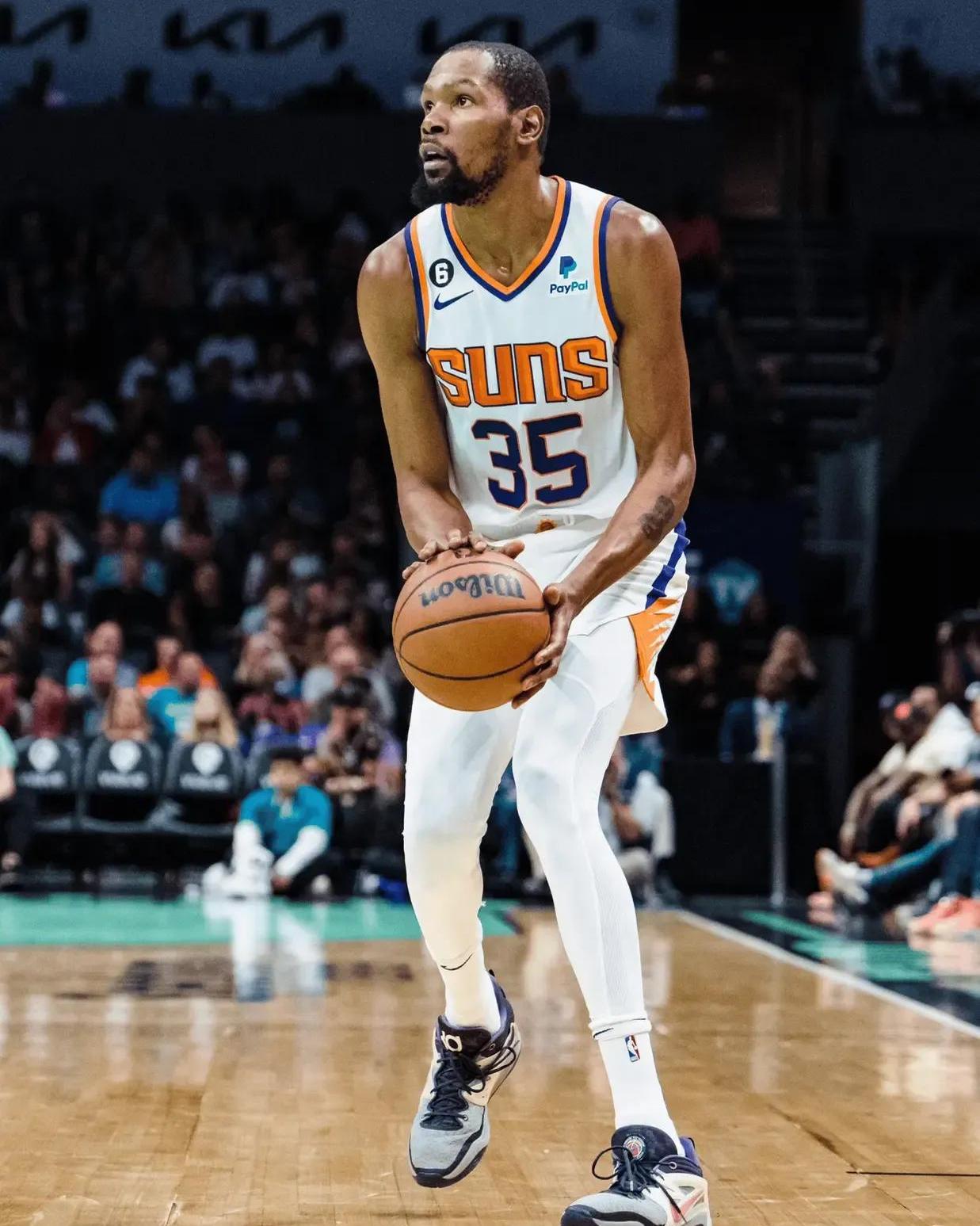 九游体育官网杜兰特连续五场比赛得分超过领先优势明显，拜仁不断突破！观众掌声雷动的简单介绍