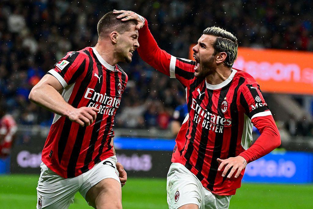 意大利杯赛程吃紧，AC米兰转会期止住颓势，赛场秩序良好，身体对抗强度拉满的简单介绍